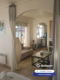 Apartament de închiriat pentru 700 EUR pe lună în Toulon, Place d'Armes