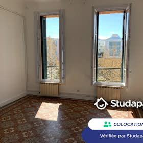 Private room for rent for €500 per month in Toulon, Avenue Colonel Fabien