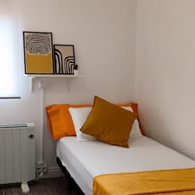 Cameră privată de închiriat pentru 325 EUR pe lună în Tarragona, Bloc Sant Maties