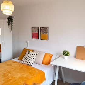 私人房间 正在以 €375 的月租出租，其位于 Tarragona, Bloc Sant Maties