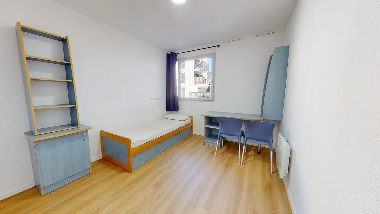 Studio for rent for €720 per month in Lyon, Cours Docteur Long