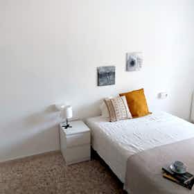 私人房间 正在以 €300 的月租出租，其位于 Reus, Carrer Molí
