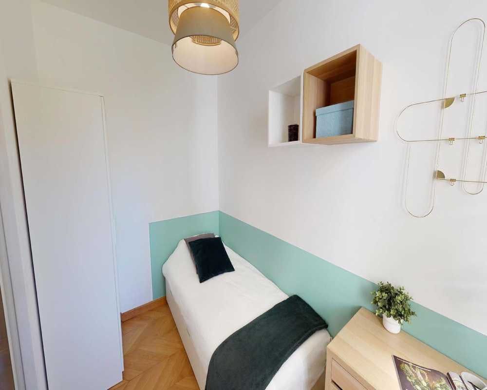 私人房间 正在以 €970 的月租出租，其位于 Levallois-Perret, Rue Danton