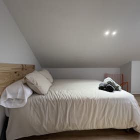 Studio for rent for €970 per month in Madrid, Calle de Alfonso Fernández Clausells