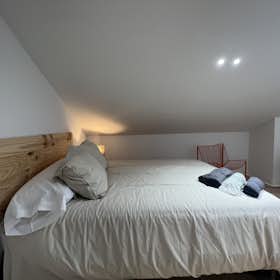 Studio for rent for €970 per month in Madrid, Calle de Alfonso Fernández Clausells