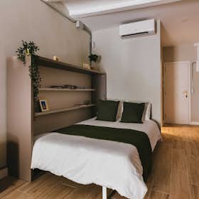 Studio for rent for €1,400 per month in Barcelona, Carrer de Freixures