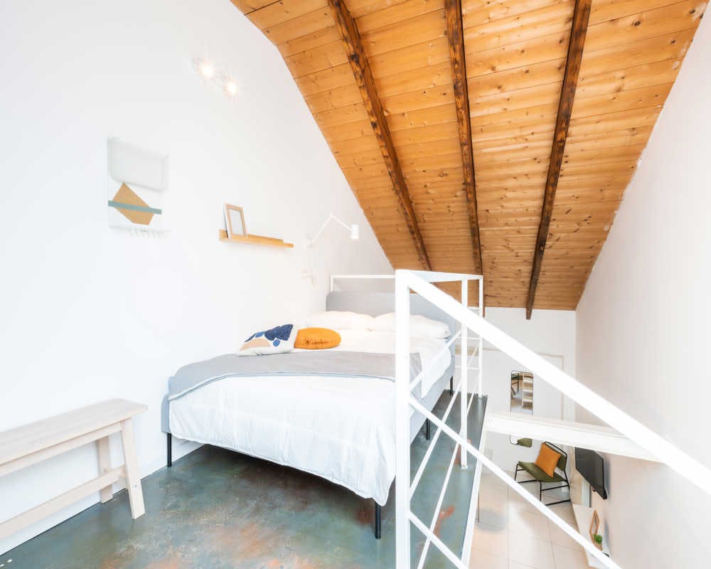 Studio for rent for €1,370 per month in Milan, Via Giambellino
