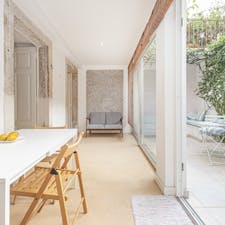Apartment for rent for €2,250 per month in Lisbon, Rua de São Félix