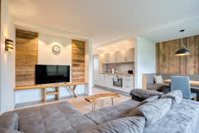 Appartement te huur voor € 2.500 per maand in Bad Häring, Schwimmbadstraße
