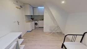 Studio for rent for €450 per month in Le Havre, Rue Boieldieu