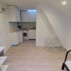 Studio for rent for €450 per month in Le Havre, Rue Boieldieu
