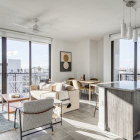 Lägenhet att hyra för $6,277 i månaden i Miami, NE 22nd St