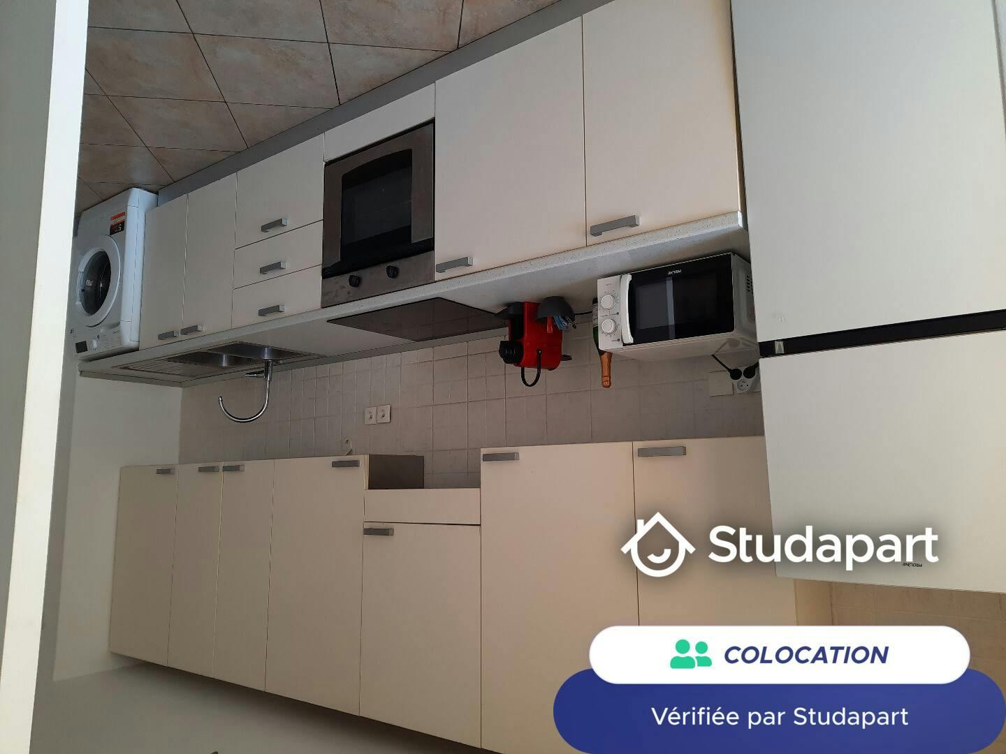 Private room for rent for €580 per month in Nice, Boulevard de la Madeleine