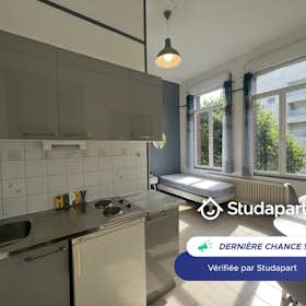 公寓 正在以 €450 的月租出租，其位于 Valenciennes, Avenue du Sénateur Girard