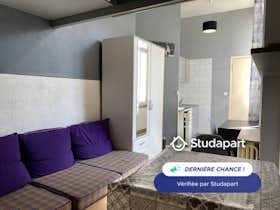 Lägenhet att hyra för 445 € i månaden i Valenciennes, Avenue du Sénateur Girard
