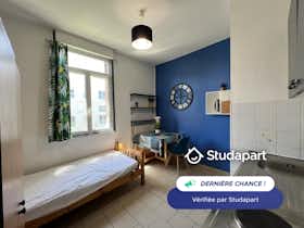 Apartament de închiriat pentru 395 EUR pe lună în Valenciennes, Avenue du Sénateur Girard