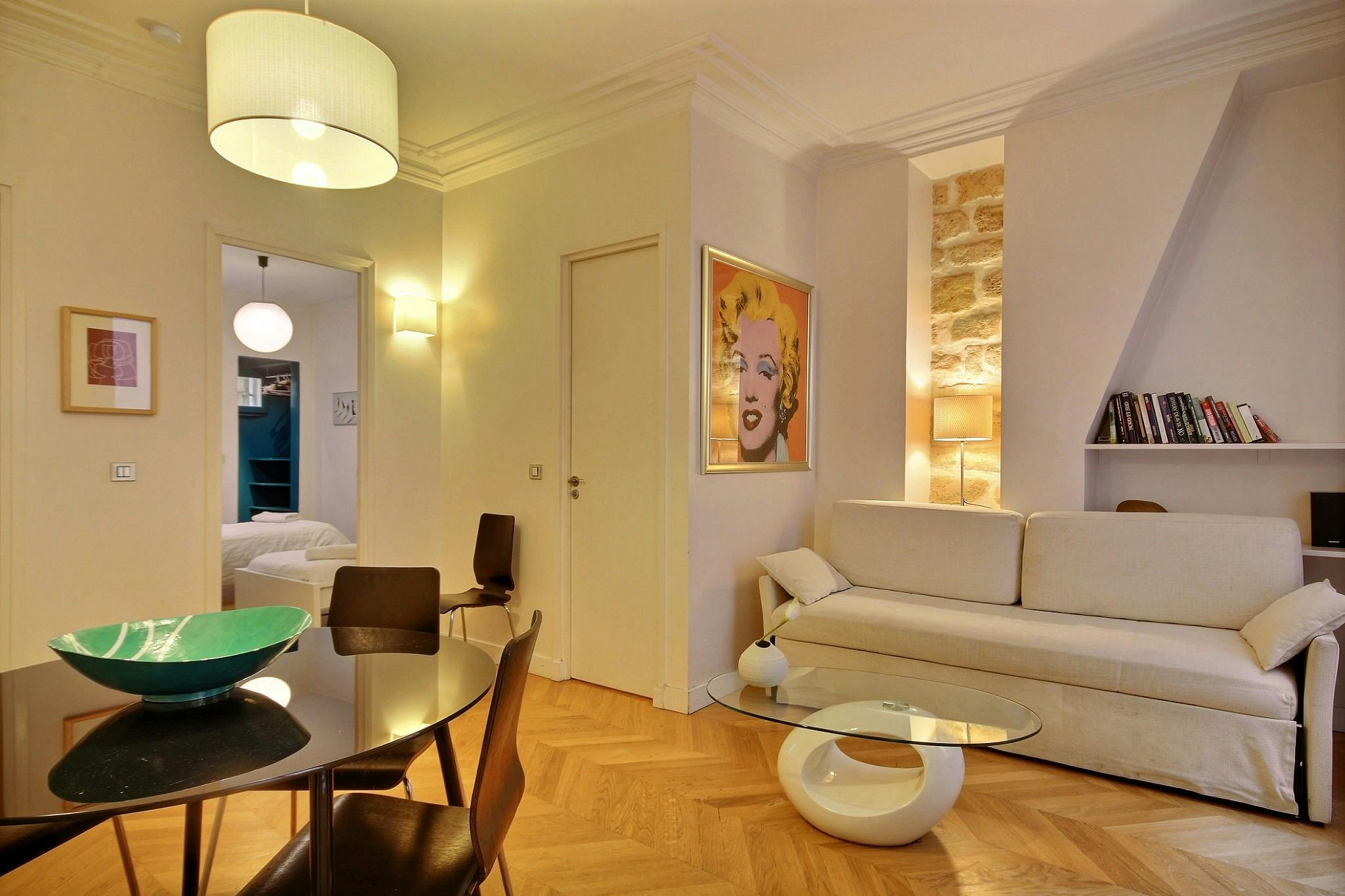 Apartment for rent for €2,963 per month in Paris, Rue du Temple