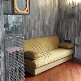 Apartment for rent for €1,400 per month in Milan, Via Solferino