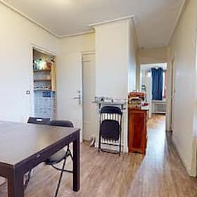 Private room for rent for €530 per month in Lyon, Route de Vienne