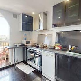 Private room for rent for €510 per month in Vénissieux, Avenue Francis de Pressensé