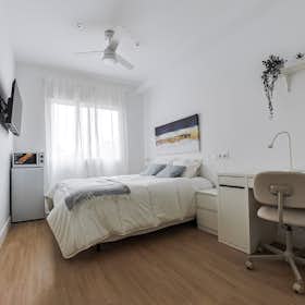 Private room for rent for €750 per month in Barcelona, Carrer dels Alts Forns