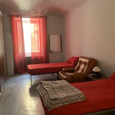 Shared room for rent for €250 per month in Turin, Via San Giuseppe Benedetto Cottolengo