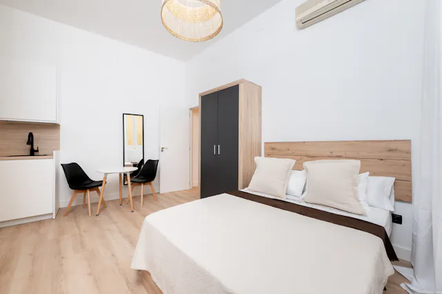 Private room in Calle de Valverde, Madrid (1488901) room image 1