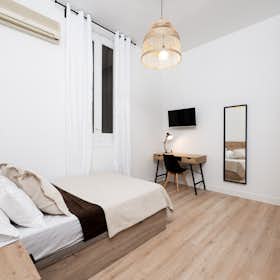 Private room for rent for €800 per month in Madrid, Calle de Valverde
