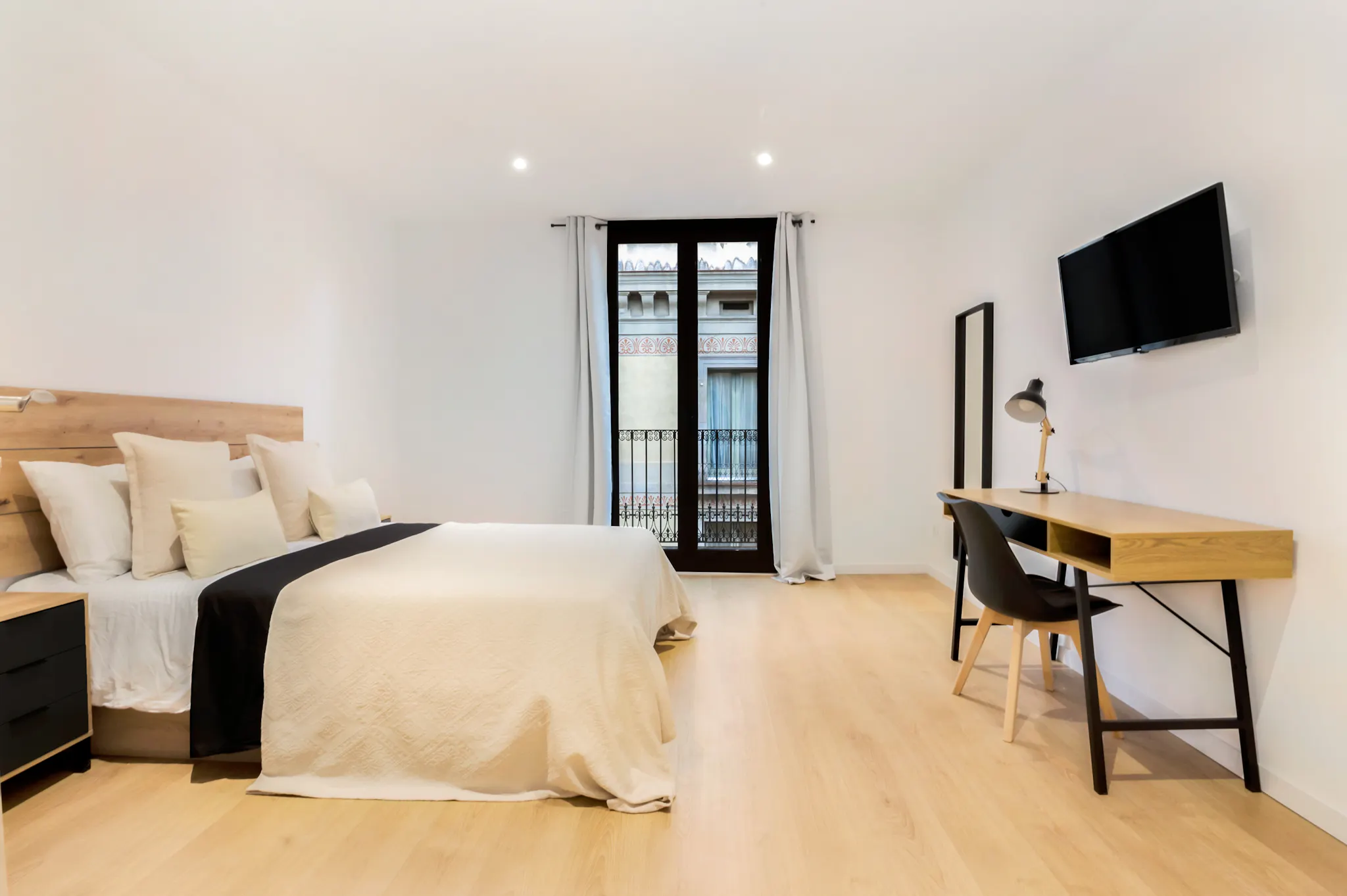 Carrer de la Reina Cristina, Barcelona preview