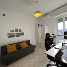 WG-Zimmer for rent for 300 € per month in Monza, Via Antonio Cederna