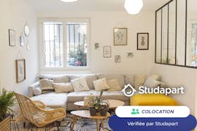 Отдельная комната сдается в аренду за 485 € в месяц в Laval, Rue Alfred Jarry
