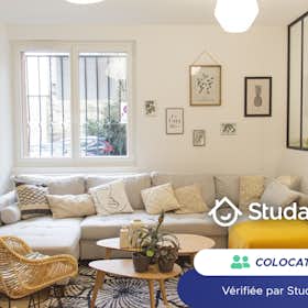Отдельная комната сдается в аренду за 485 € в месяц в Laval, Rue Alfred Jarry