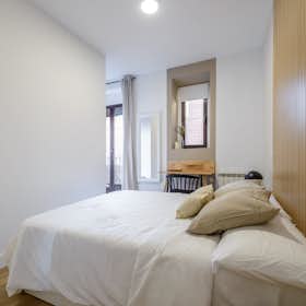 Private room for rent for €790 per month in Madrid, Calle de Palos de la Frontera