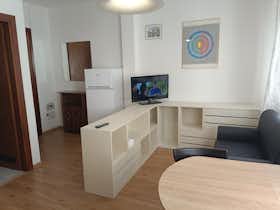 Apartamento para alugar por € 800 por mês em Ferrara, Viale Camillo Benso di Cavour