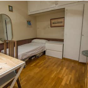 Private room for rent for €650 per month in Barcelona, Passeig de Sant Joan
