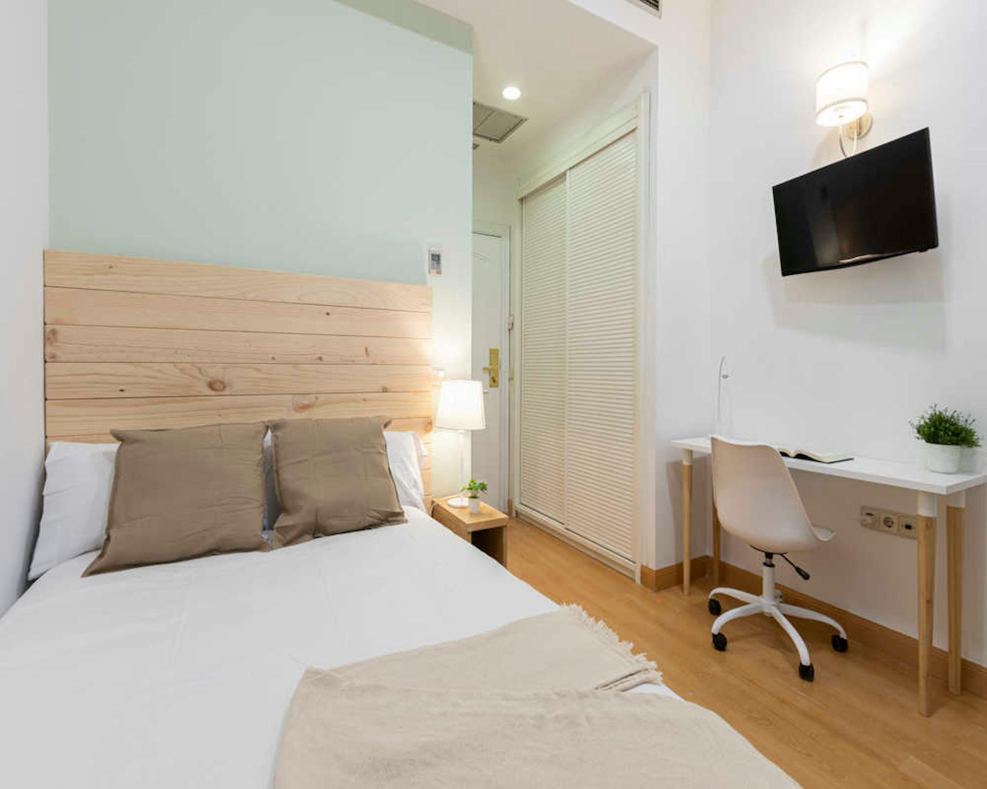 Calle de San Lorenzo, Madrid preview