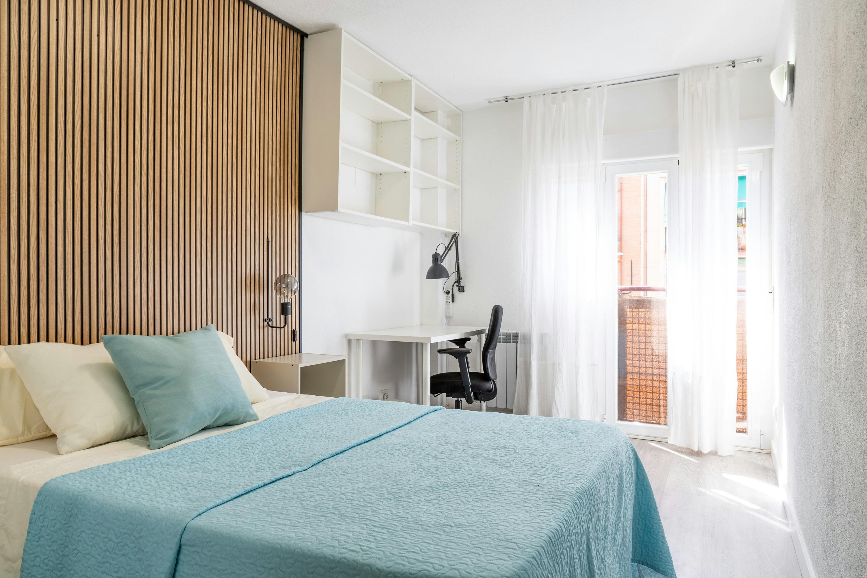 Private room for rent for €599 per month in Madrid, Calle Matilde Hernández