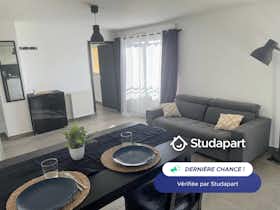 Apartment for rent for €850 per month in Choisy-le-Roi, Avenue Victor Hugo