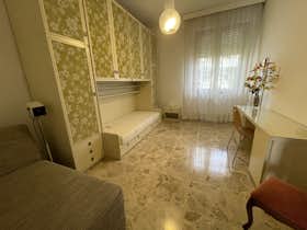 Privé kamer te huur voor € 600 per maand in Scandicci, Via Ugo Foscolo