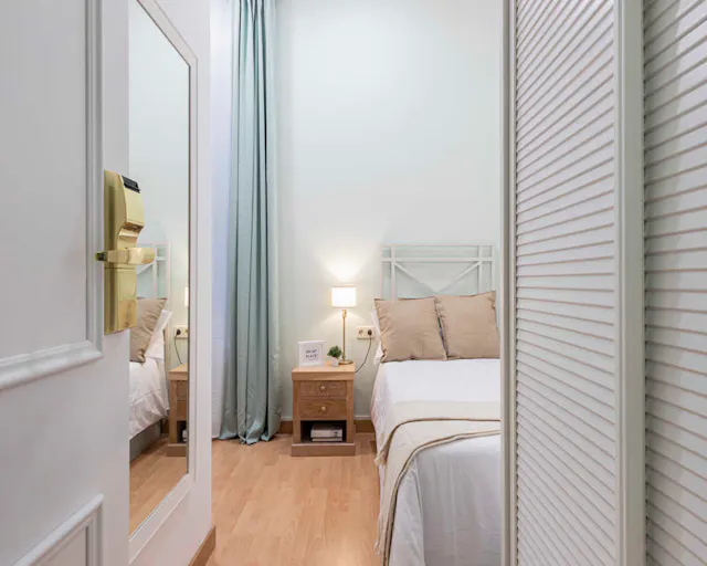 Private room in Calle de San Lorenzo, Madrid (1489459) room image 2