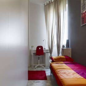 Private room for rent for €760 per month in Milan, Via Salvatore Barzilai