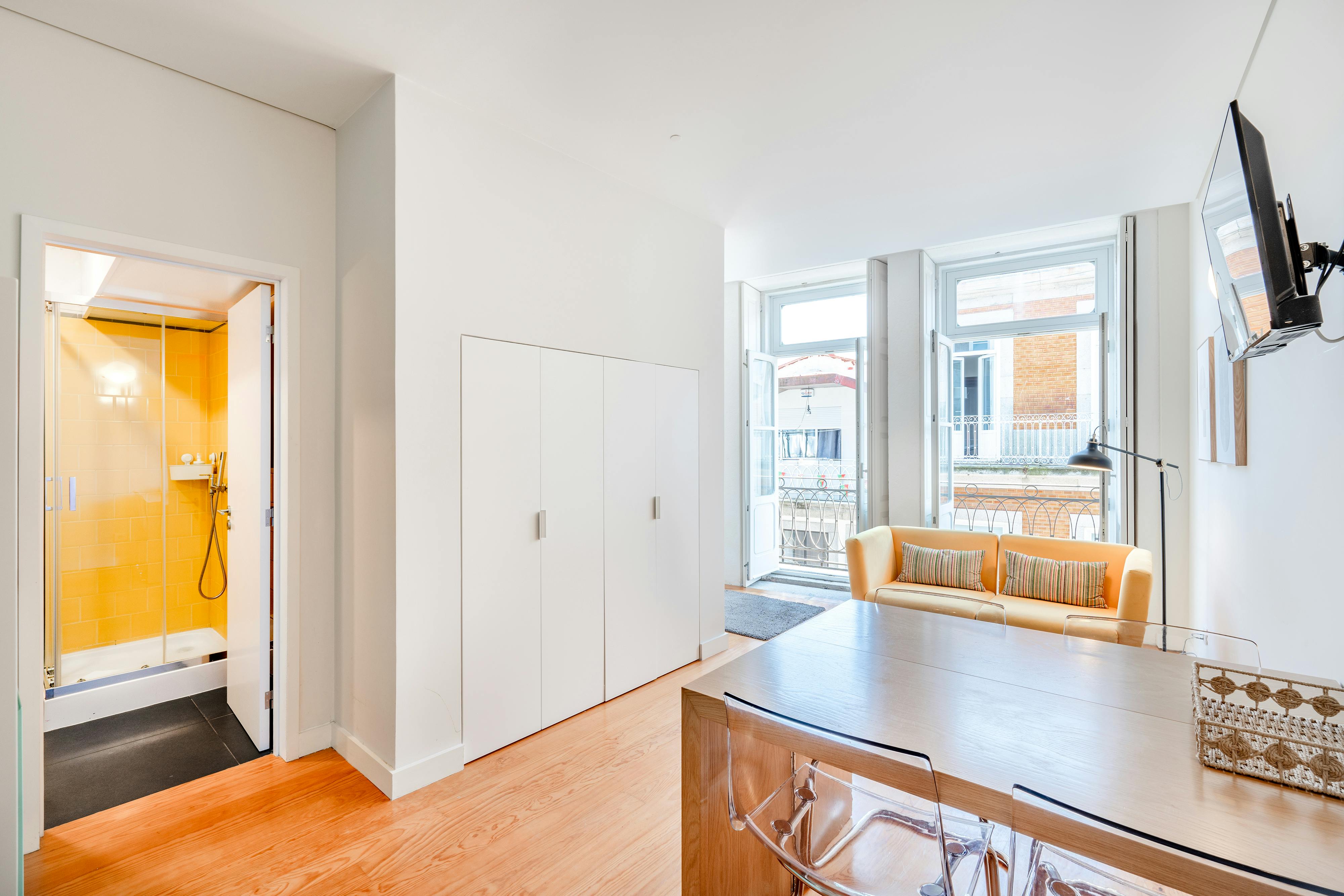 Studio for rent for €100 per month in Porto, Rua de Santo Ildefonso