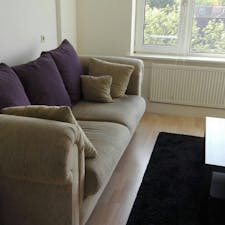 Shared room for rent for €700 per month in Rijswijk, Lindelaan