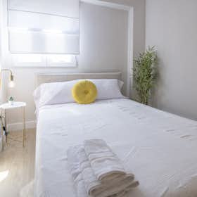 Private room for rent for €450 per month in Valencia, Carrer Illes Canàries