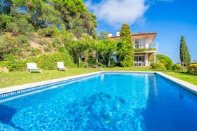 Дом сдается в аренду за 10 000 € в месяц в Lloret de Mar, Carrer Riu Muga