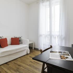 Apartment for rent for €2,910 per month in Milan, Via della Palla