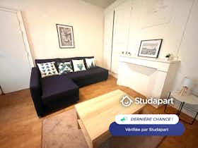 Apartament de închiriat pentru 740 EUR pe lună în Poitiers, Rue de l'Ancienne Comédie