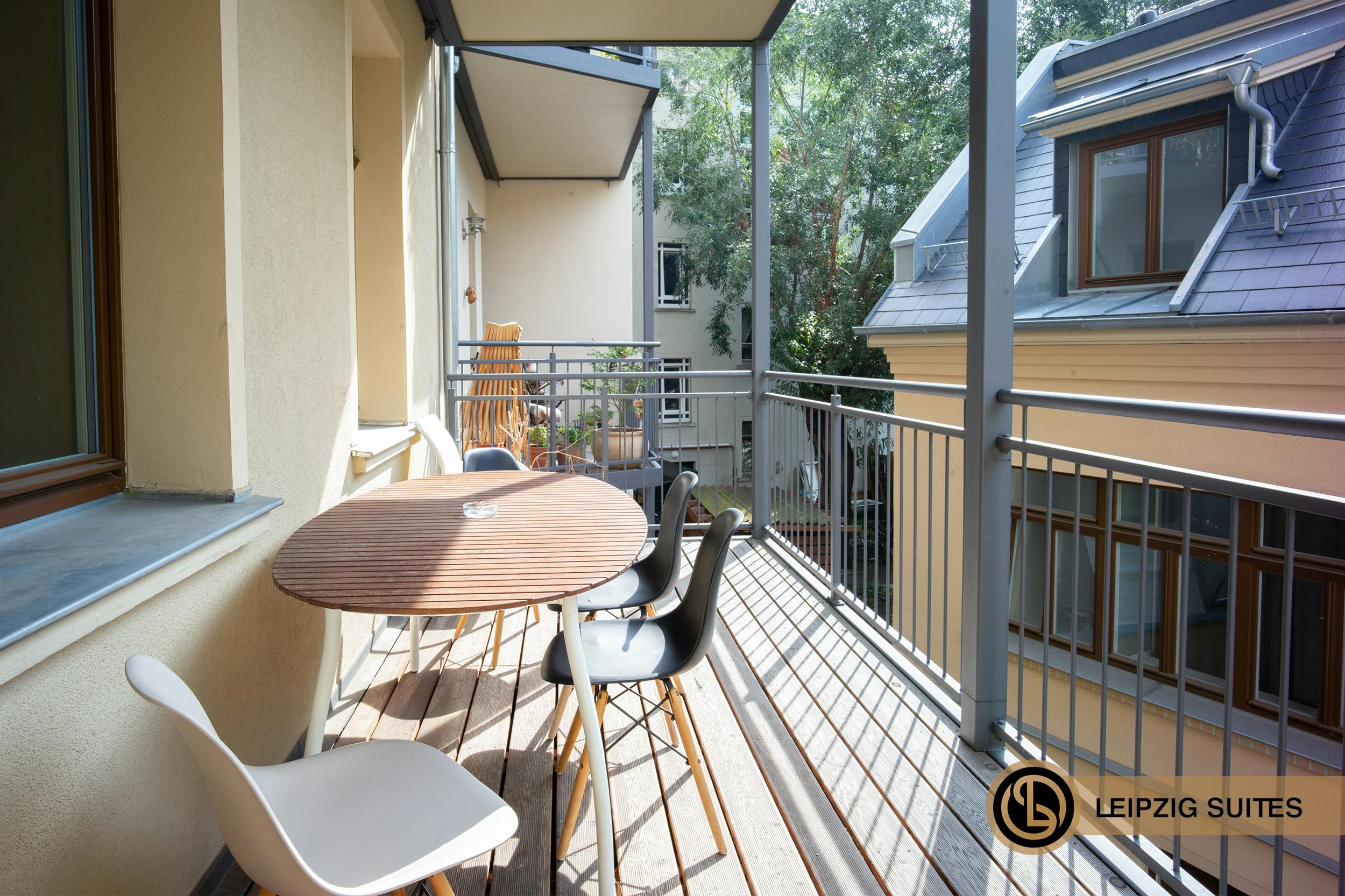 Appartement à louer pour 3 700 €/mois à Leipzig, Lindenauer Markt