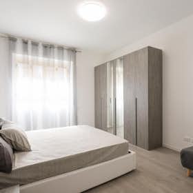 公寓 正在以 €1,200 的月租出租，其位于 Milan, Via Eugenio Curiel