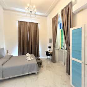 Приватна кімната за оренду для 2 000 EUR на місяць у Viareggio, Via Silvio Pellico